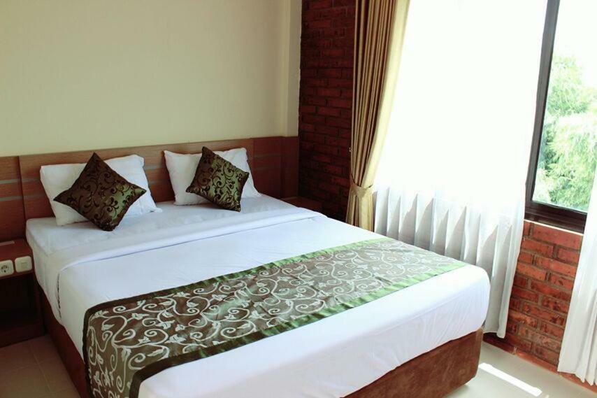 Amerta Giri Guest House Wonosobo Buitenkant foto