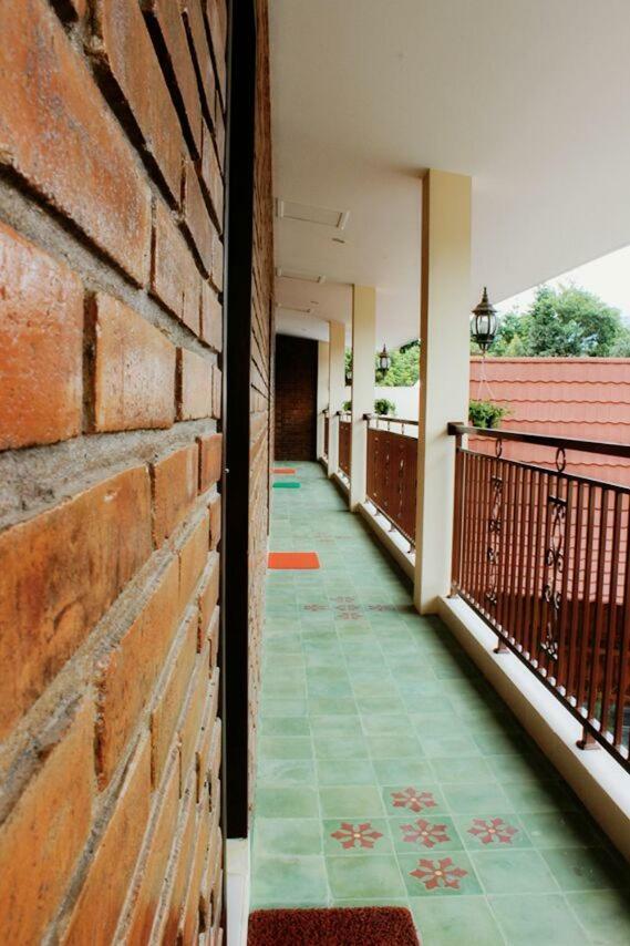 Amerta Giri Guest House Wonosobo Buitenkant foto